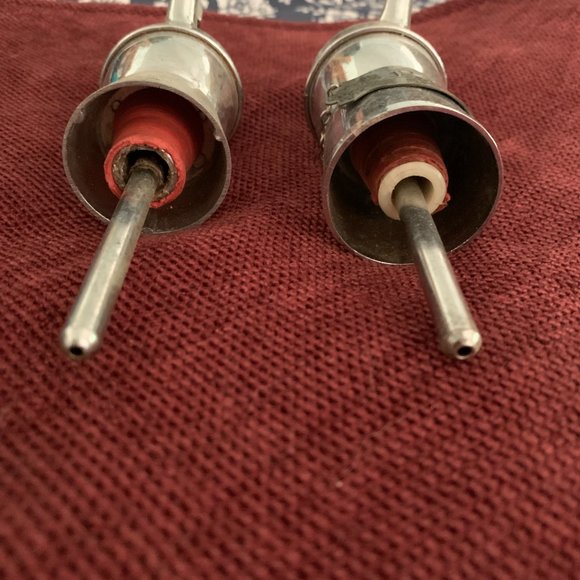 2 Vintage 1950s Liquor Pourer bottle stopper spout jigger Chrome Mr Bartender - Picture 4 of 16